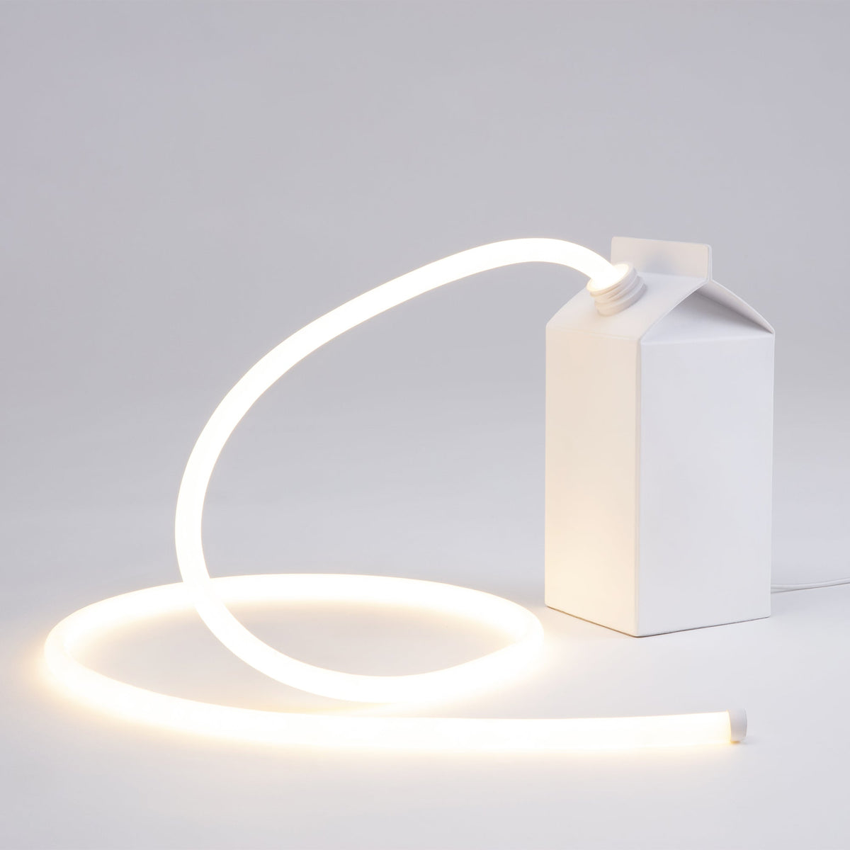 Lampe Daily Glow Milk de Alessandro Zambelli - Seletti-vue 3-The Woods Gallery