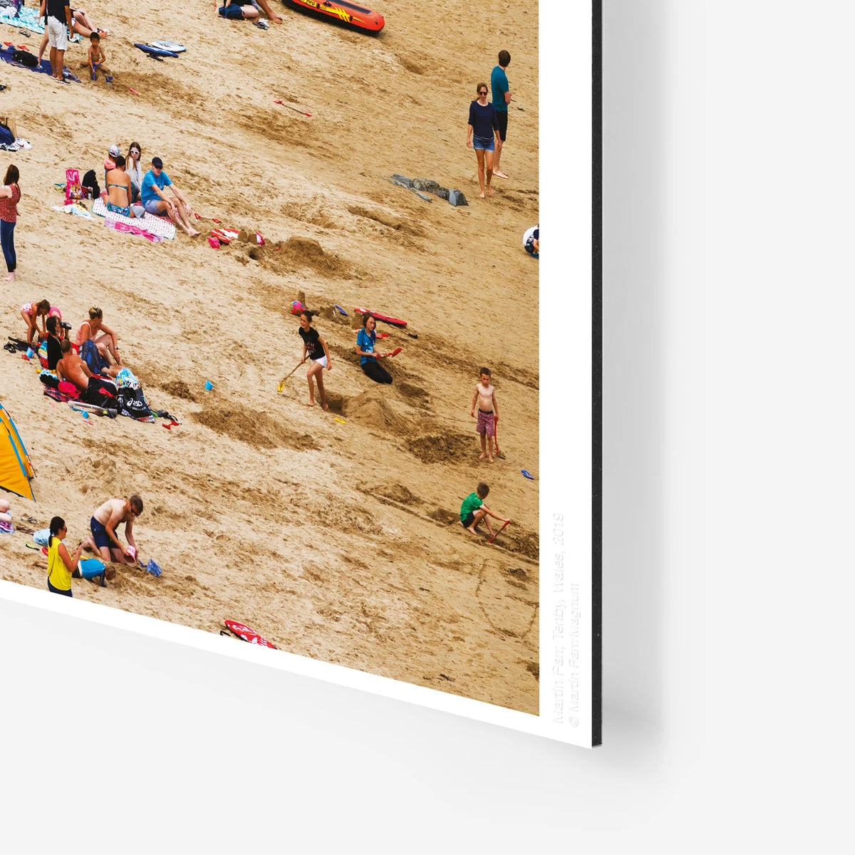 Affiche TENBY "Beach Therapy" par Martin Parr - The Wrong Shop-Non encadré-The Woods Gallery