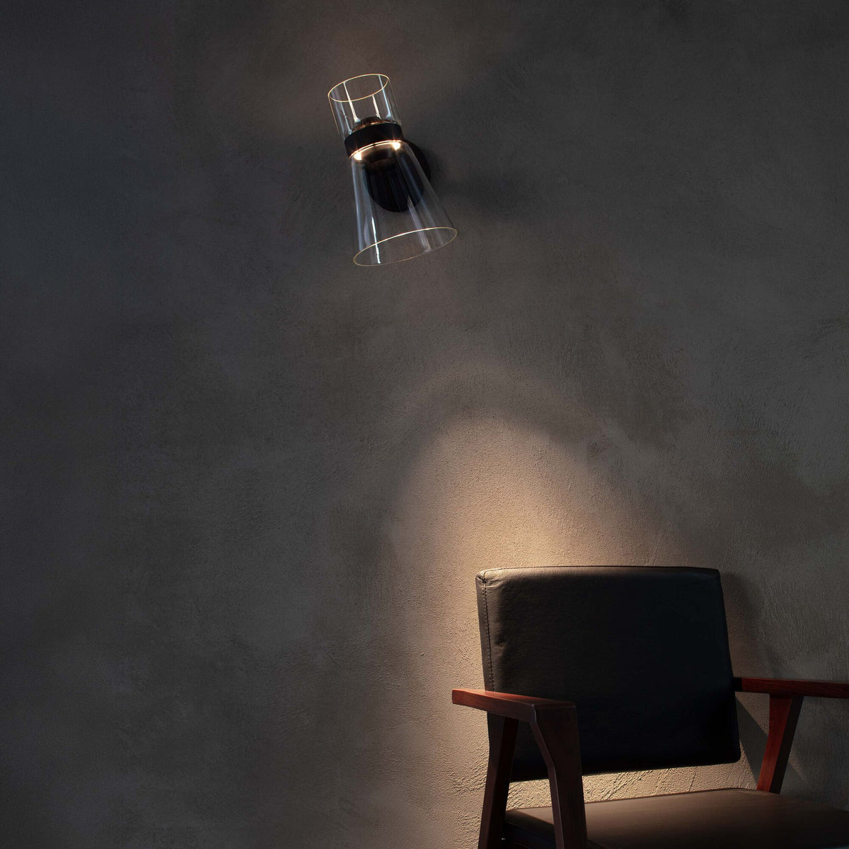 Applique Nocturne de Konstantin Grcic - Flos-Cône argent-The Woods Gallery