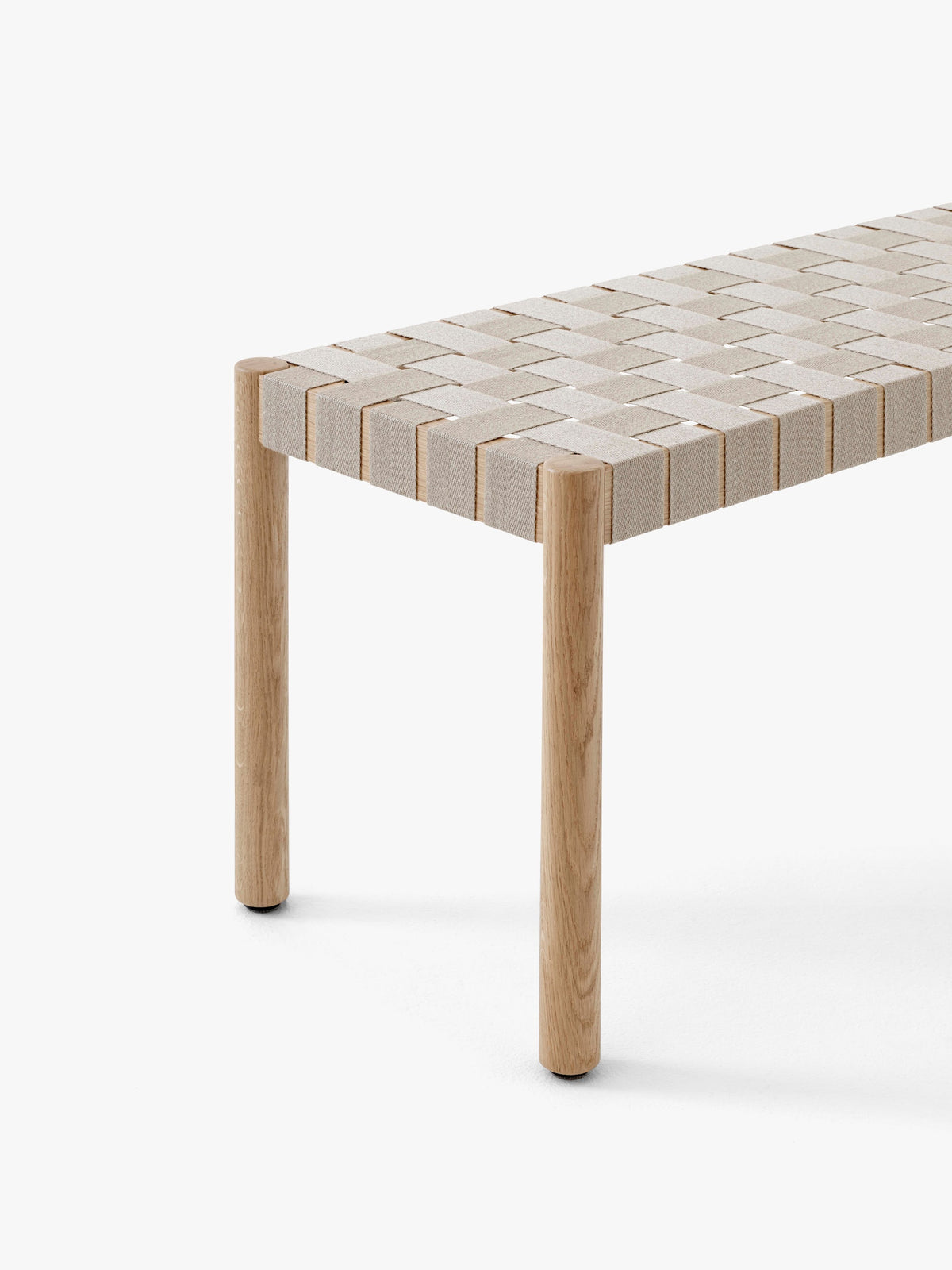 Banc Betty TK4 de Thau & Kallio - &Tradition-Chêne massif laqué-Lin naturel-The Woods Gallery