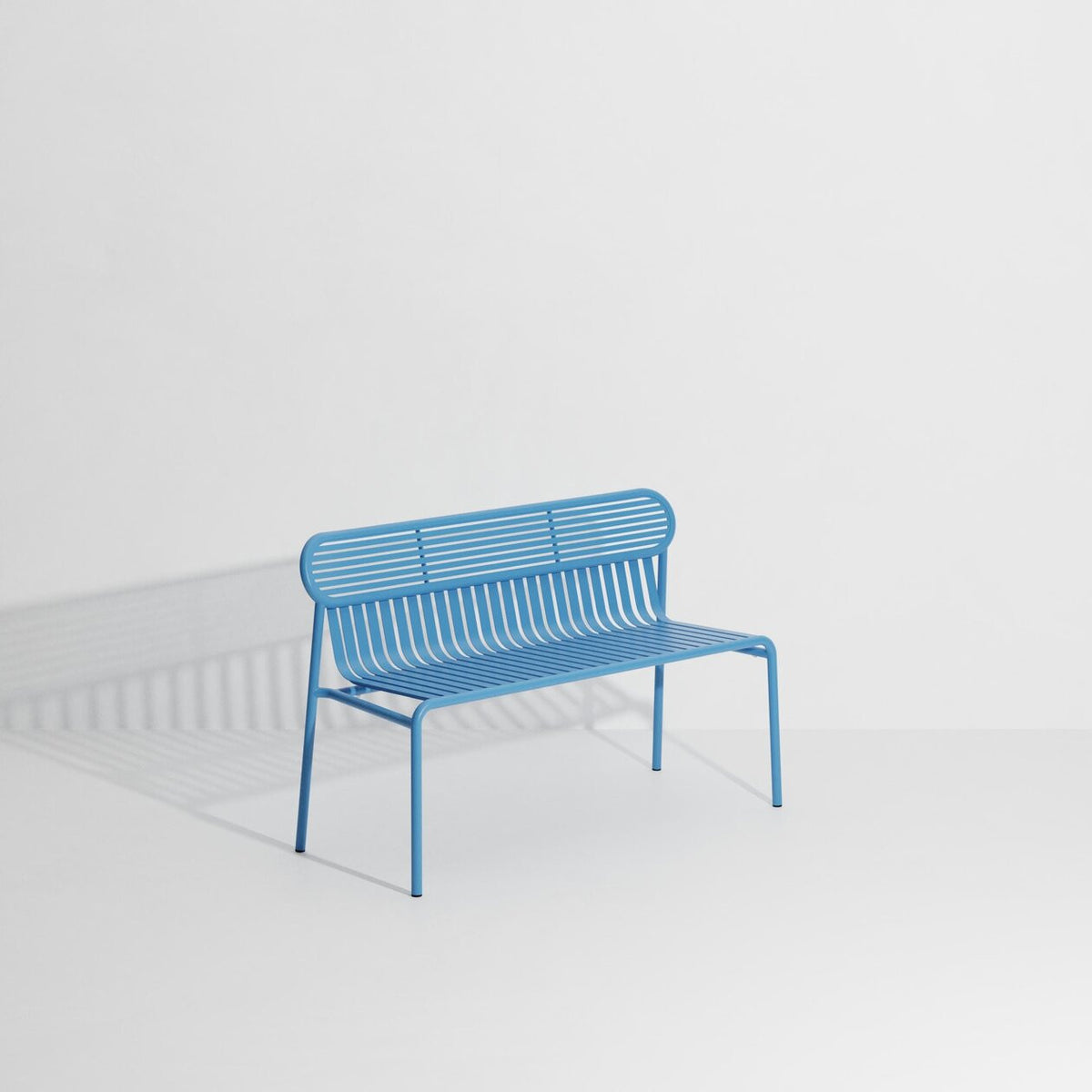 Banc de jardin Week-End de Studio Brichet-Ziegler - Petite Friture-Bleu Ciel-The Woods Gallery
