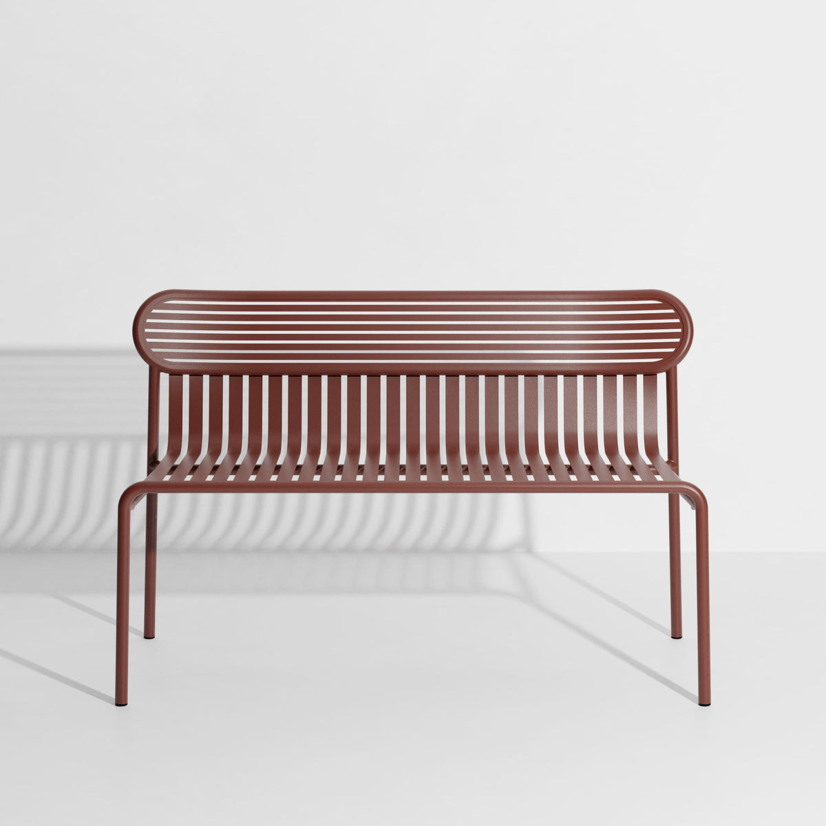 Banc de jardin Week-End de Studio Brichet-Ziegler - Petite Friture-Rouge-Brun-The Woods Gallery
