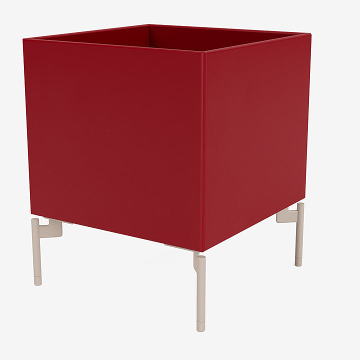 Boite de Rangement Colour Box I – S6161 par Peter J. Lassen - Montana-165 Beetroot-Pieds h 12.6cm-The Woods Gallery