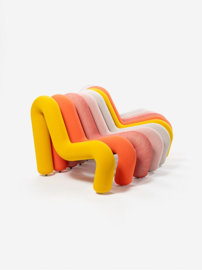 Canapé Extra Bold de Big Game - Moustache-fauteuil en séquence jaune et orange, vue de profil-The Woods Gallery