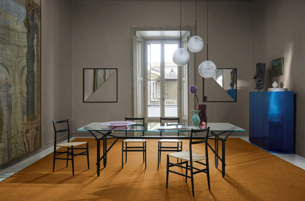 Chaise 699 Superleggera de Gio Ponti - Cassina-ambiance catalogue Cassina 2026-The Woods Gallery