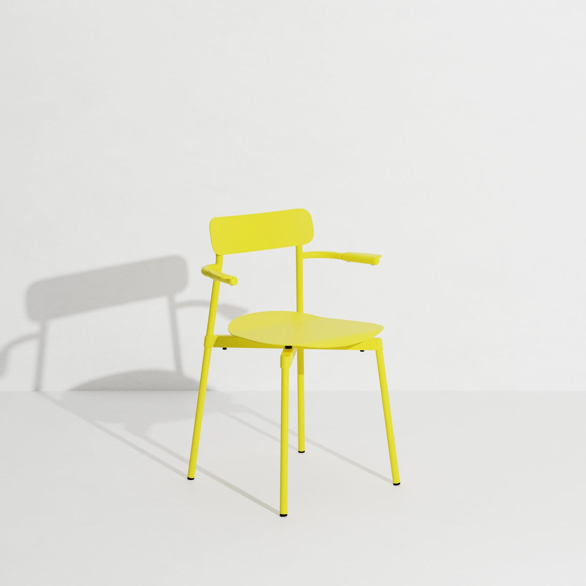 Chaise avec accoudoirs Fromme de Tom Chung - Petite Friture-Jaune-The Woods Gallery
