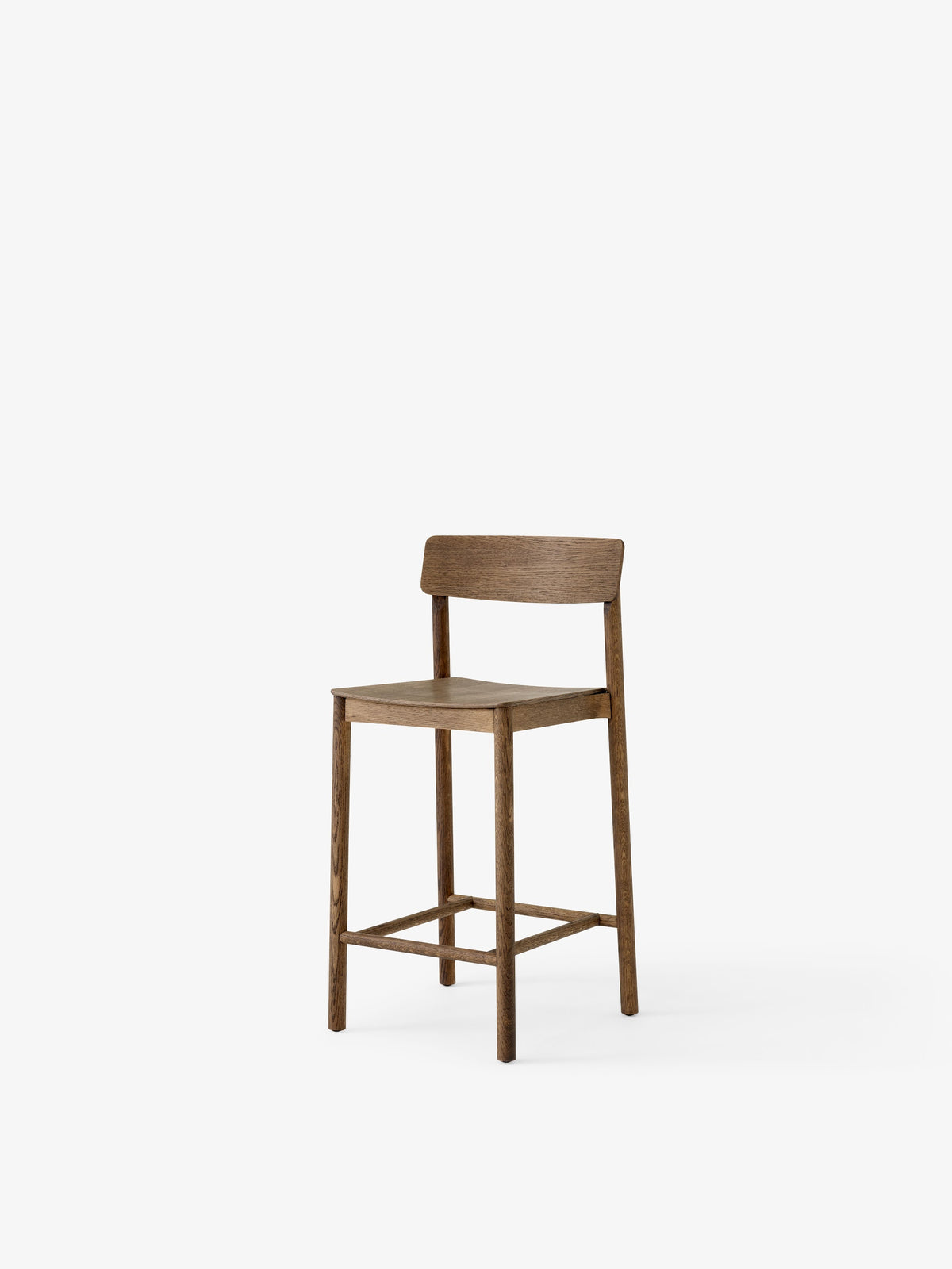 Chaise de comptoir Betty TK12 de Thau & Kallio - &Tradition-Chêne huilé fumé-Assise bois-Sans revêtement-The Woods Gallery