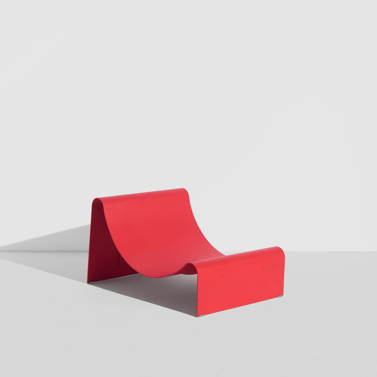 Chaise longue Eclipse de Garnier & Pingree - Petite Friture-Structure seule, Rouge-The Woods Gallery