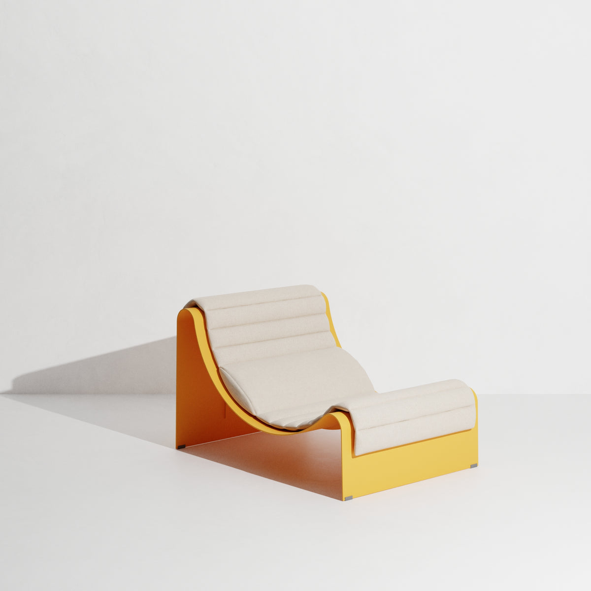 Chaise longue Eclipse de Garnier & Pingree - Petite Friture-Structure seule, Safran (présentée avec un coussin Patio, non inclus)-The Woods Gallery