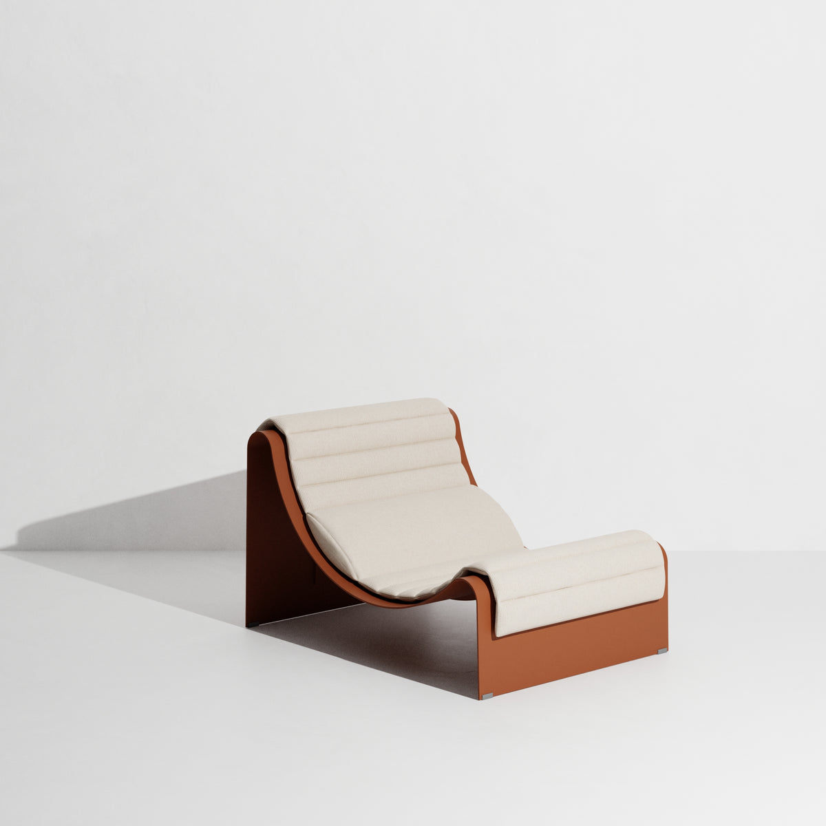 Chaise longue Eclipse de Garnier & Pingree - Petite Friture-Structure seule, Terracotta (présentée avec un coussin Patio, non inclus)-The Woods Gallery