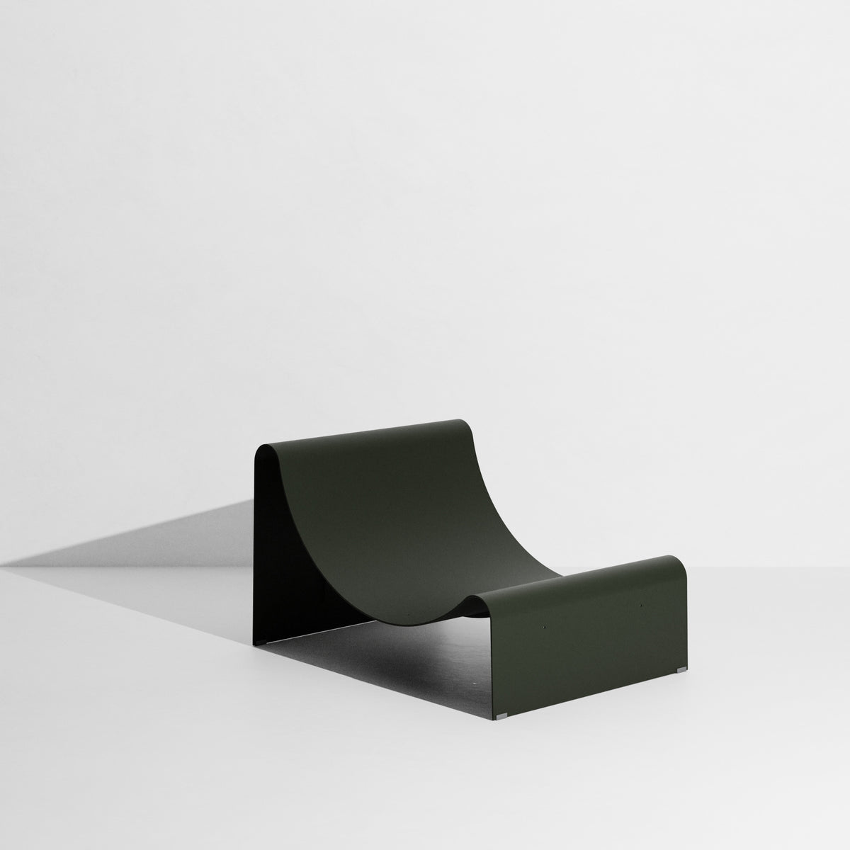 Chaise longue Eclipse de Garnier & Pingree - Petite Friture-Structure seule, Vert bouteille-The Woods Gallery