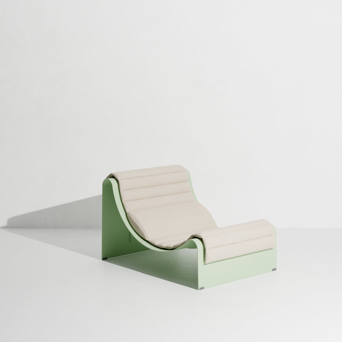 Chaise longue Eclipse de Garnier & Pingree - Petite Friture-Structure seule, Vert pastel (présentée avec un coussin Patio, non inclus)-The Woods Gallery