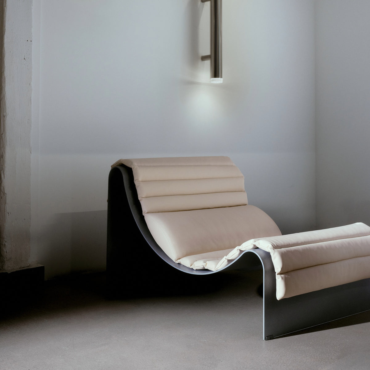 Chaise longue Eclipse de Garnier & Pingree - Petite Friture-détail-The Woods Gallery