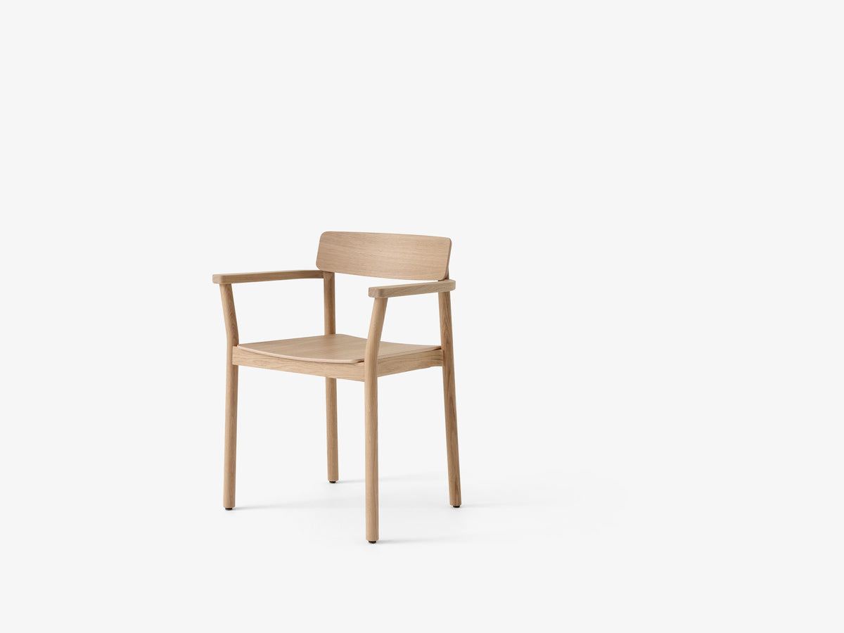 Fauteuil Betty TK9 de Thau & Kallio - &Tradition-Chêne massif laqué-Assise bois-Sans revêtement-The Woods Gallery