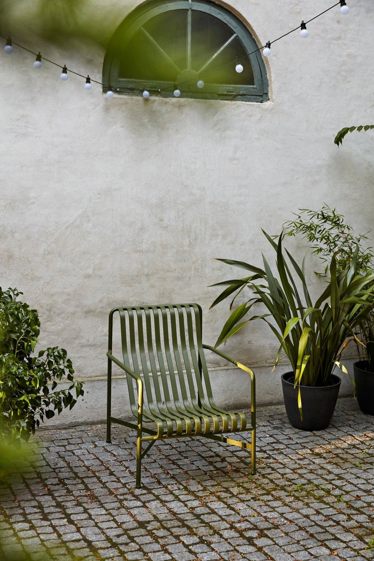 Fauteuil Lounge Palissade High - Hay-en situation 3-The Woods Gallery