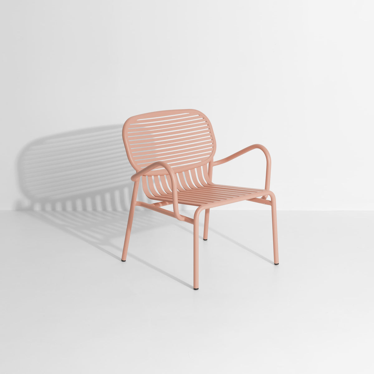 Fauteuil de jardin Week-End de Studio Brichet-Ziegler - Petite Friture-Blush-The Woods Gallery