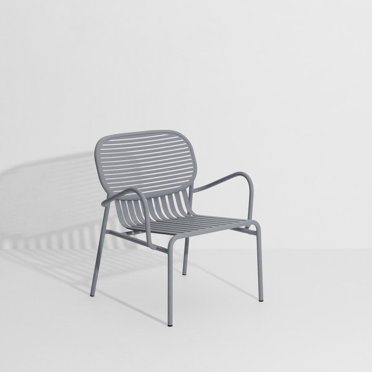 Fauteuil de jardin Week-End de Studio Brichet-Ziegler - Petite Friture-Gris pierre-The Woods Gallery