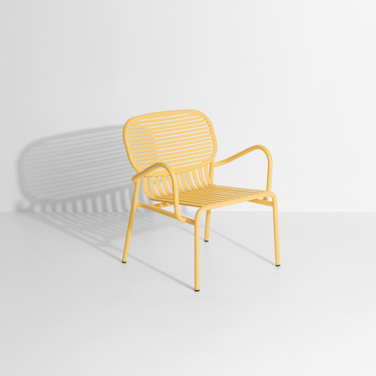 Fauteuil de jardin Week-End de Studio Brichet-Ziegler - Petite Friture-Safran-The Woods Gallery