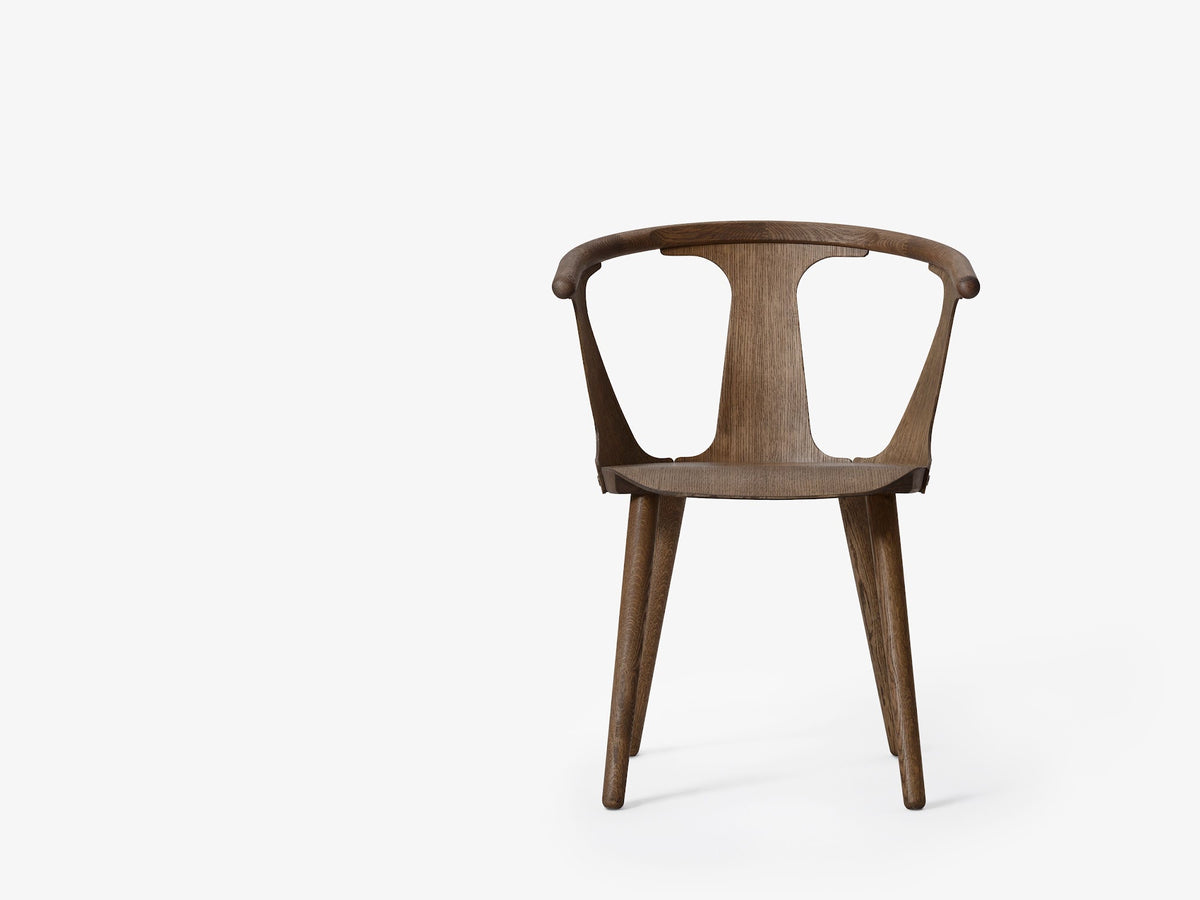 Fauteuil de table In Between SK1 de Sami Kallio - &Tradition-Chêne huilé fumé-Coque nue, sans revêtement-The Woods Gallery