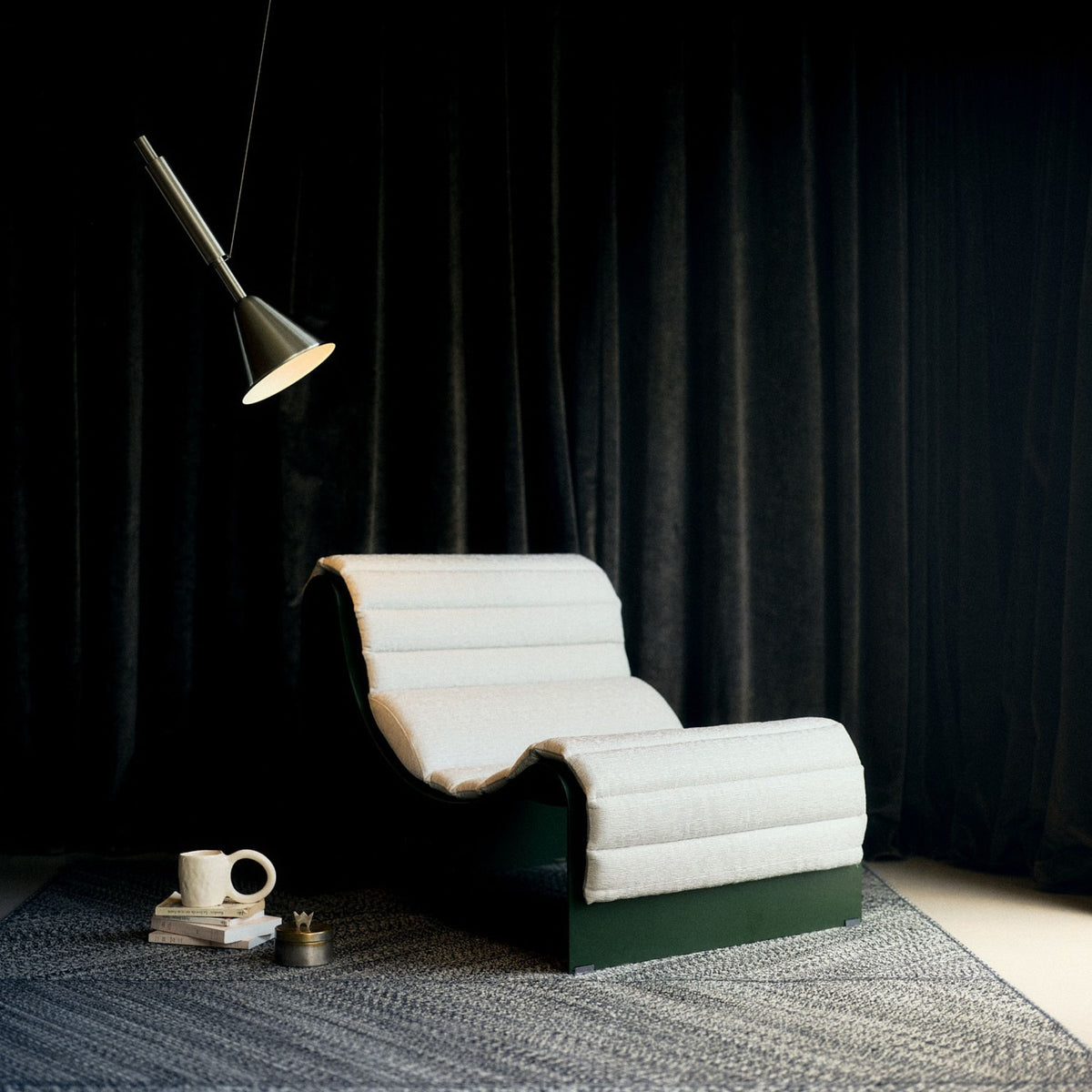Fauteuil lounge Eclipse de Garnier & Pingree - Petite Friture-autre vue-The Woods Gallery