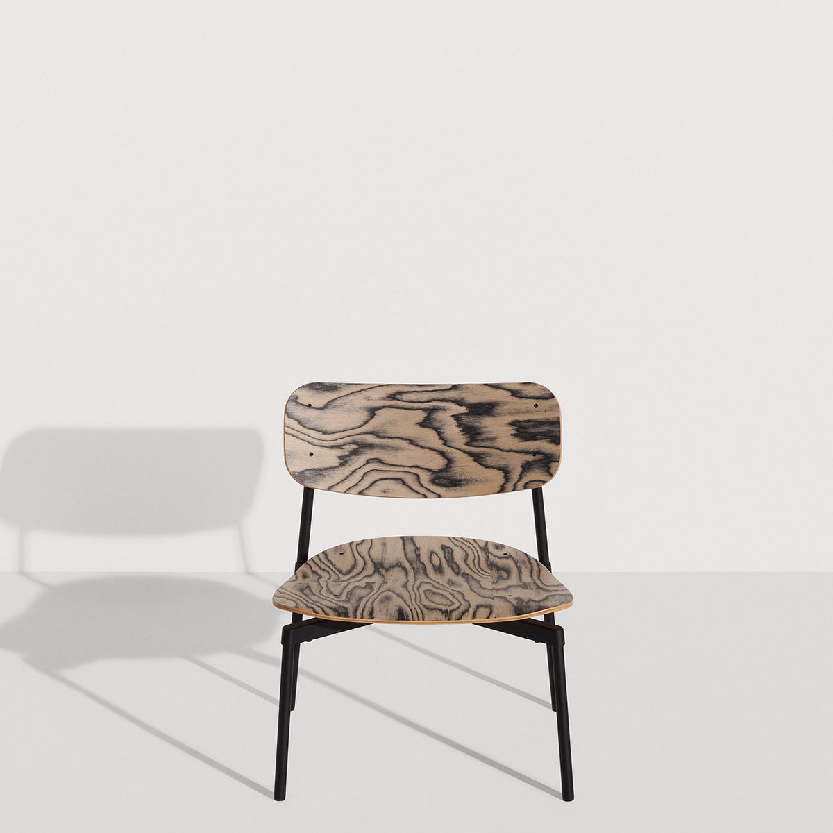 Fauteuil lounge Fromme Bois de Tom Chung - Petite Friture-Alpi Sottsass-The Woods Gallery