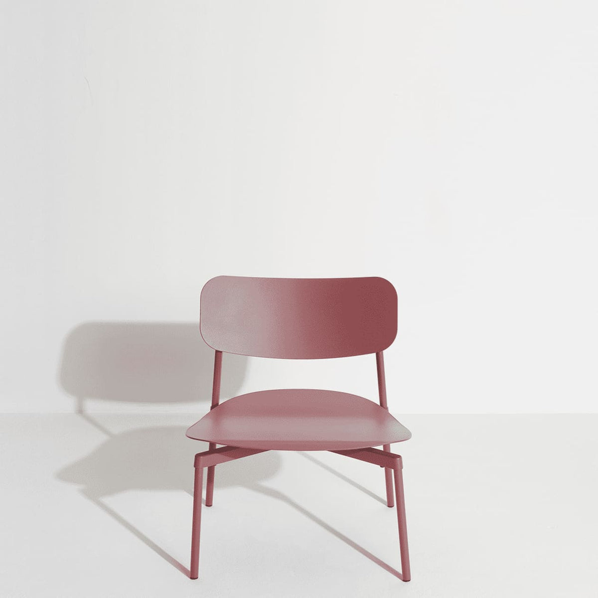 Fauteuil lounge Fromme de Tom Chung - Petite Friture-Rouge-Brun-The Woods Gallery