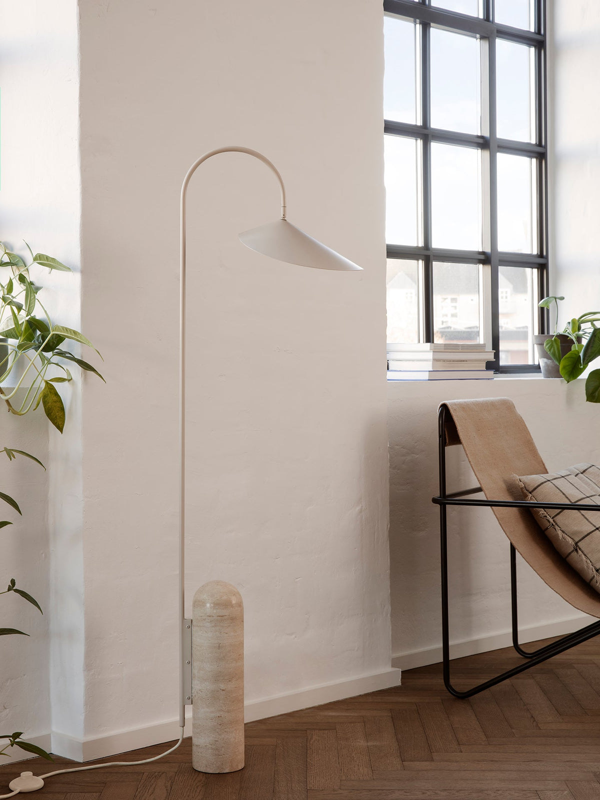 Lampadaire Arum - Ferm Living-Cachemire-The Woods Gallery