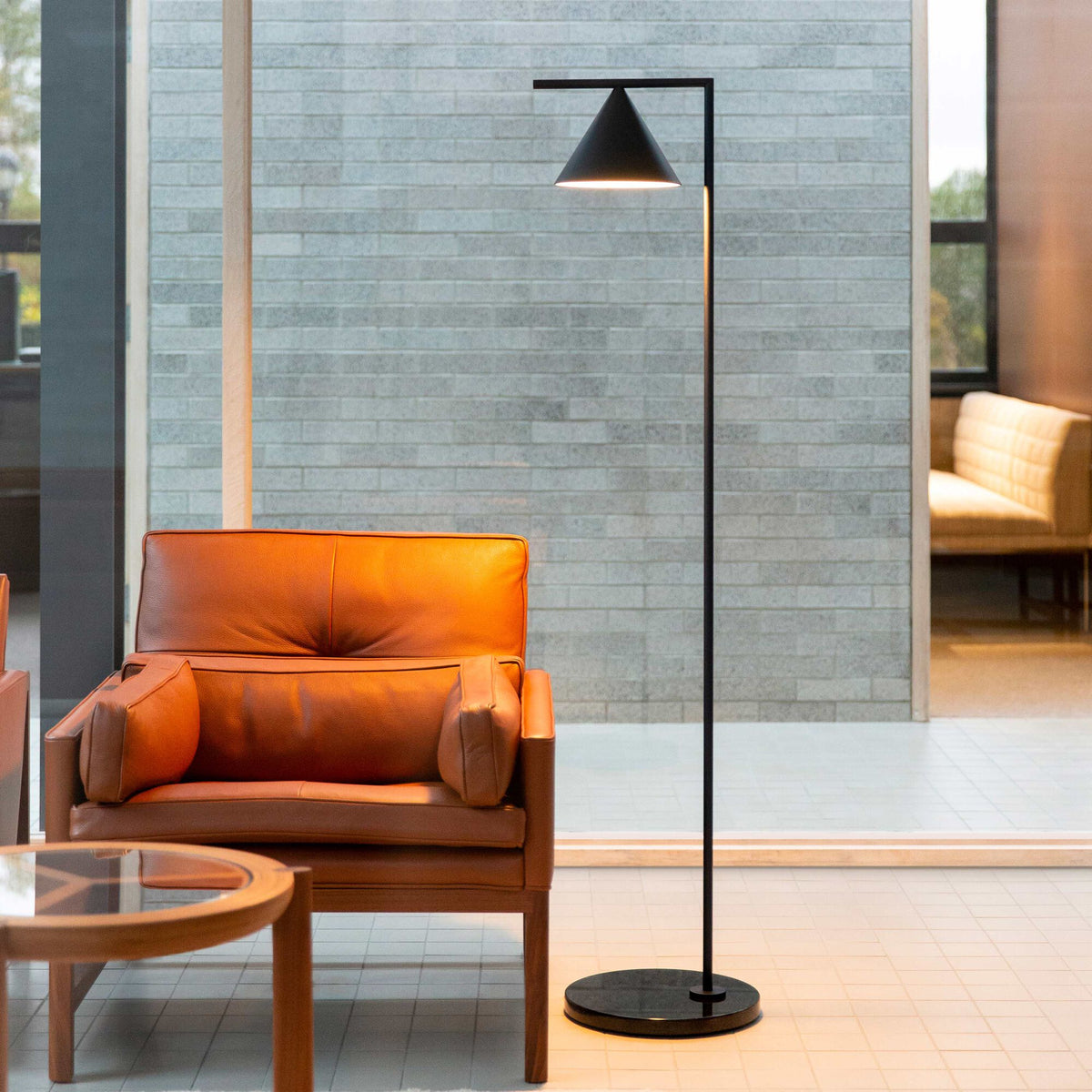 Lampadaire Captain Flint de Michael Anastassiades - Flos-Noir-The Woods Gallery