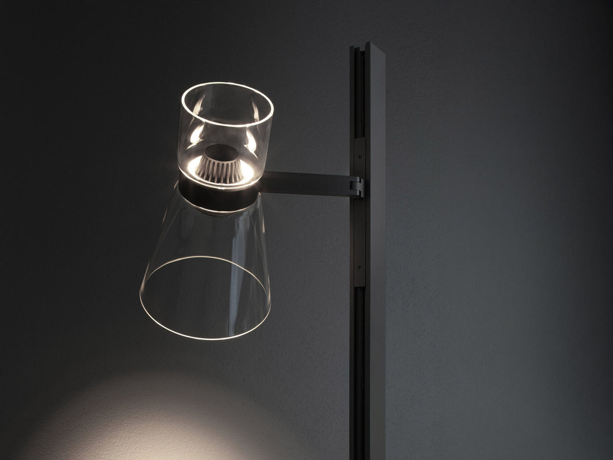 Lampadaire Nocturne de Konstantin Grcic - Flos-Cône, argent-The Woods Gallery