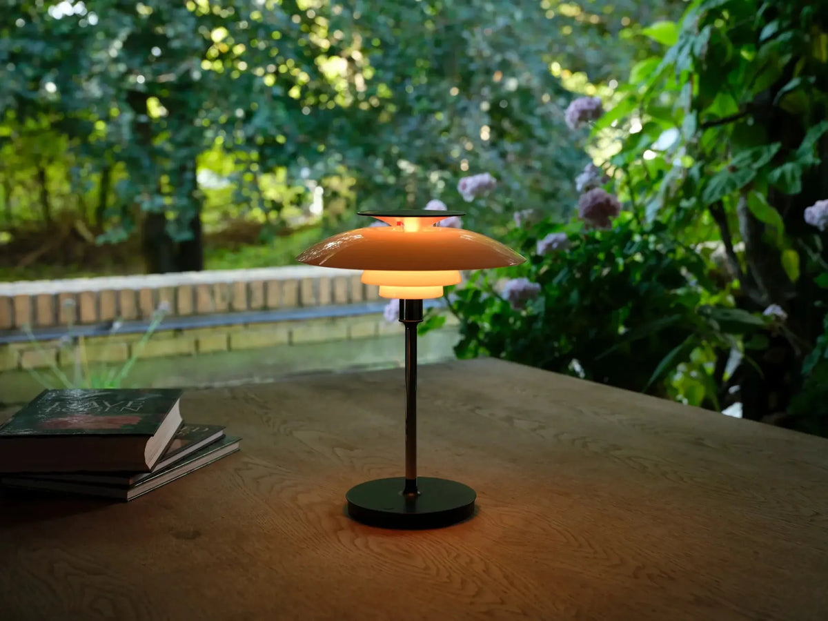 Lampe à poser sans fil PH 80 Portable de Poul Henningsen - Louis Poulsen-Blanc opalin et chrome-The Woods Gallery