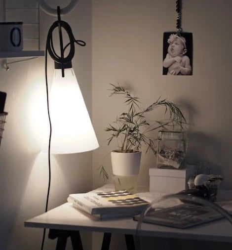 Lampe baladeuse Mayday de Konstantin Grcic - Flos-Noir-The Woods Gallery