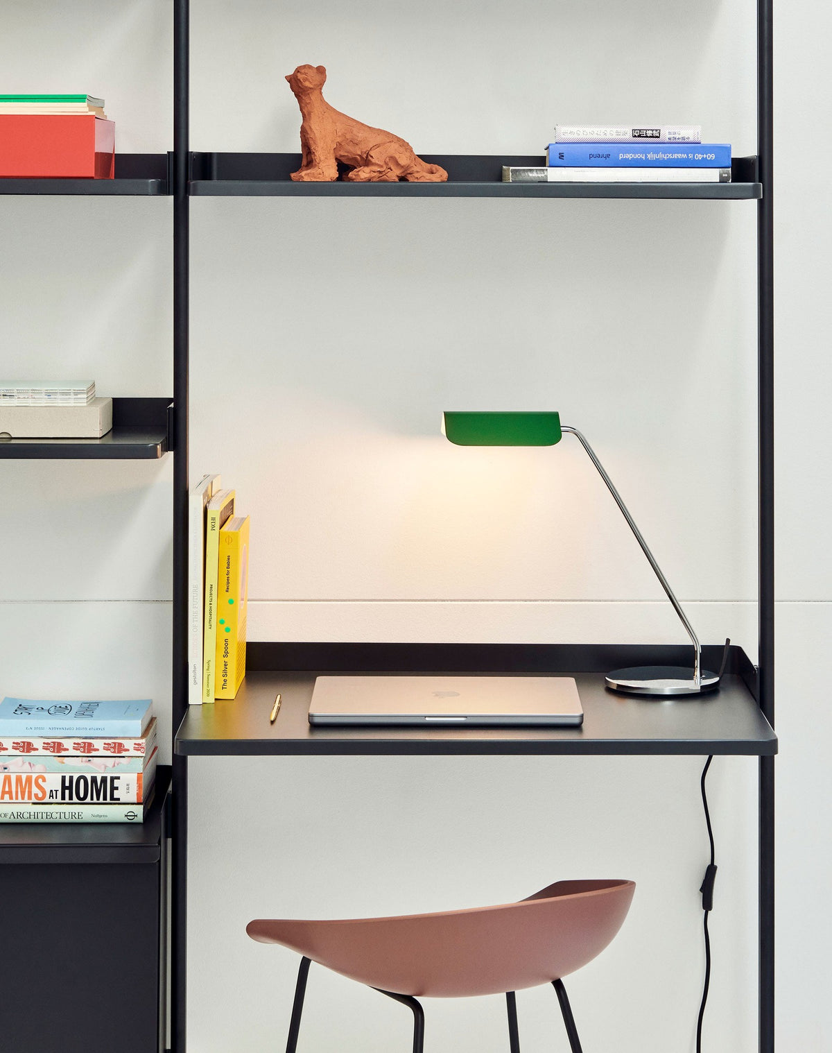 Lampe de bureau Apex - Hay-Vert émeraude-The Woods Gallery