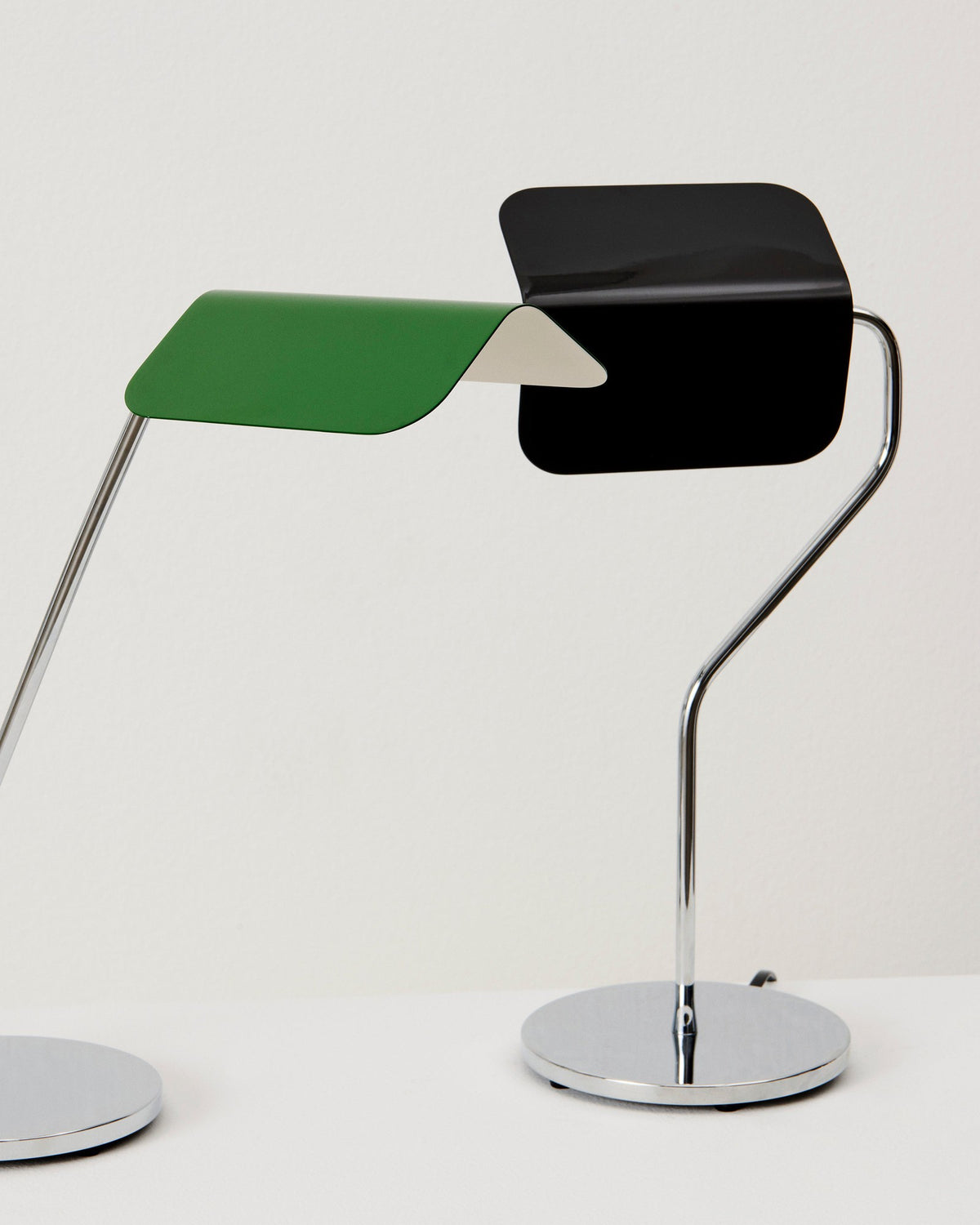 Lampe de bureau Apex - Hay-Vert émeraude-The Woods Gallery