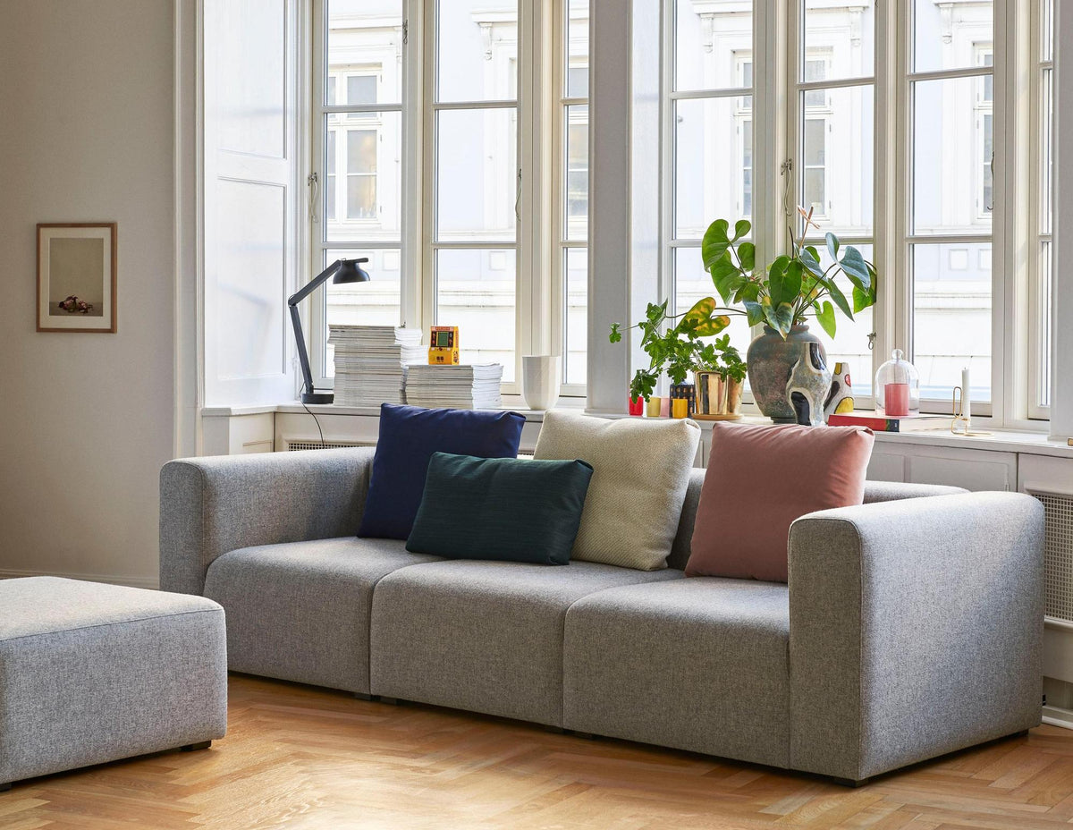 Lampe de bureau PC de Pierre Charpin - Hay-The Woods Gallery