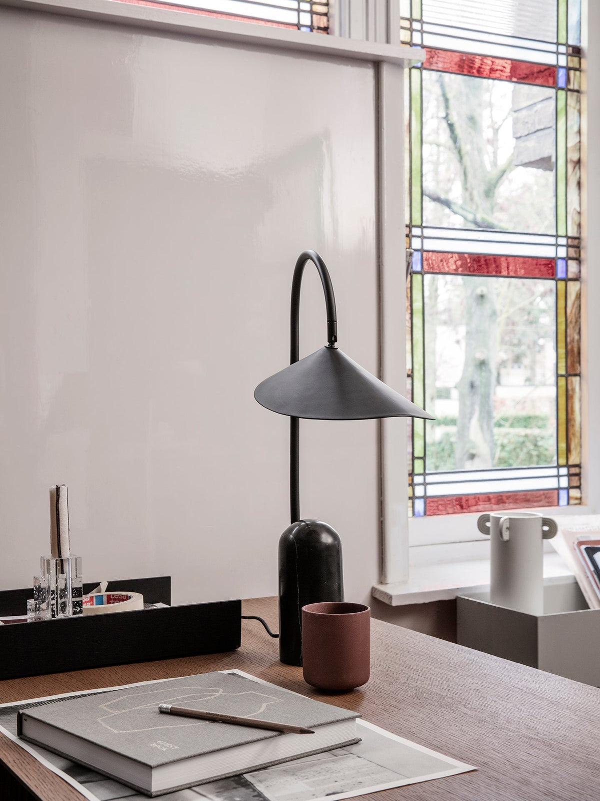 Lampe de table Arum - Ferm Living-Cachemire-The Woods Gallery