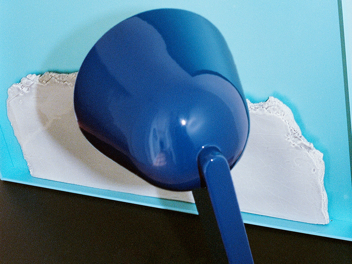 Lampe de table Céramique Up de Ronan Bouroullec - Flos-Bleu navy-The Woods Gallery