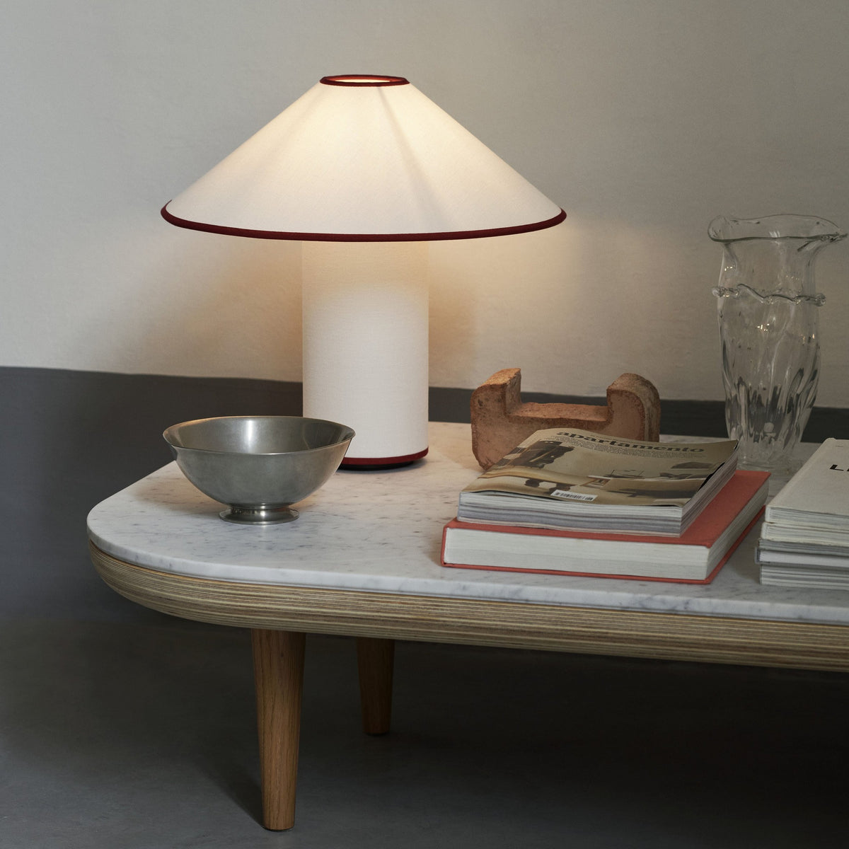 Lampe de table Colette ATD6 tissu - &Tradition-Noir-The Woods Gallery