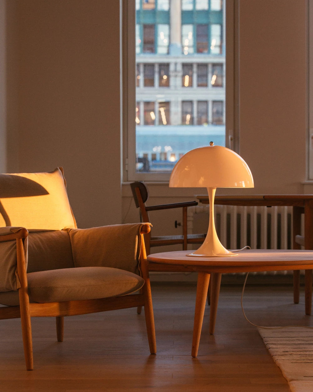 Lampe de table Panthella 400 - Louis Poulsen-The Woods Gallery