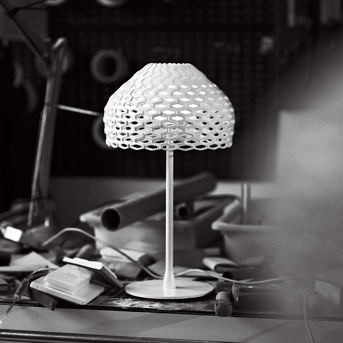 Lampe de table Tatou T1 de Patricia Urquiola - Flos-Blanc-The Woods Gallery