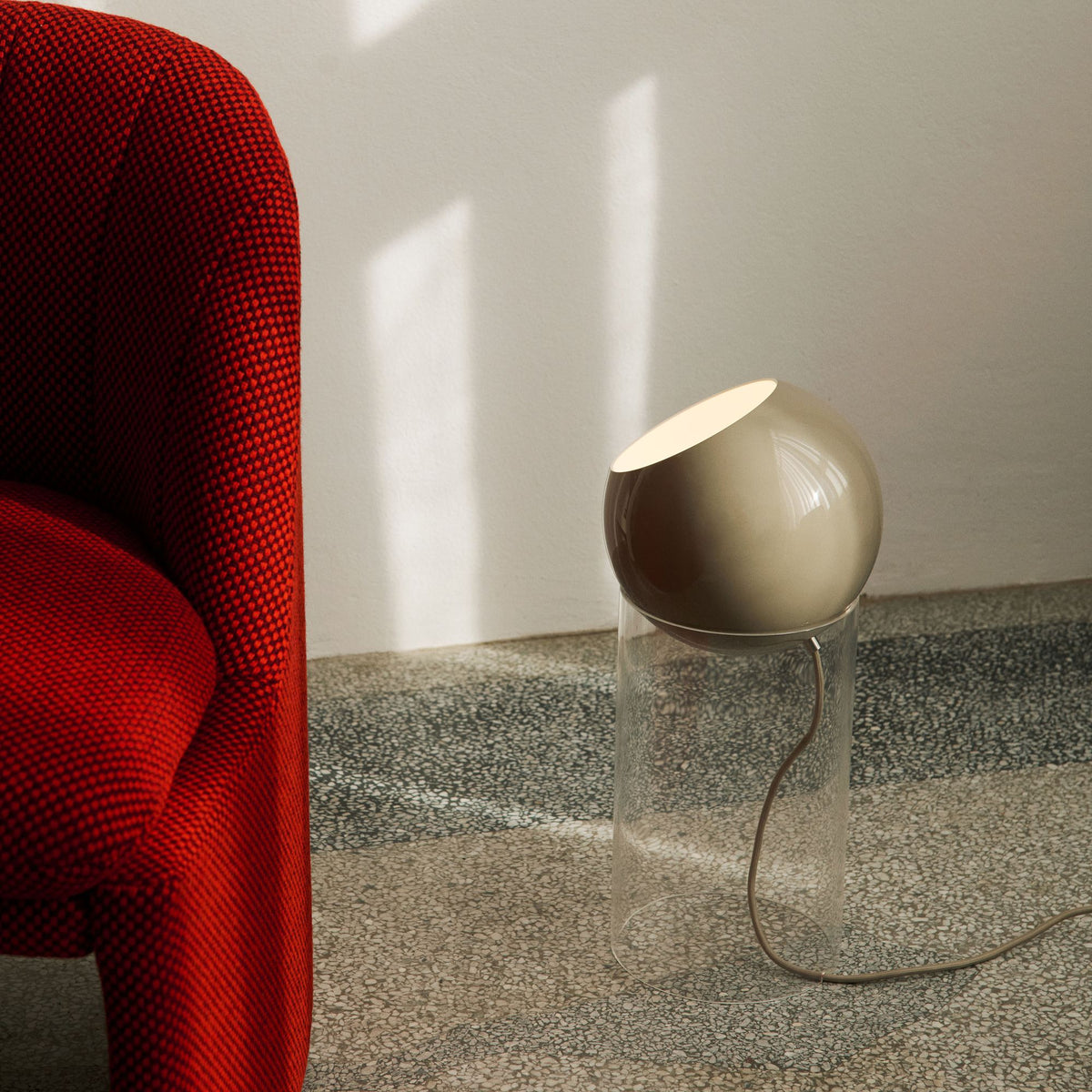 Lampe de table Topan VP14 H 46 cm - Verner Panton-Rouge vermillon-The Woods Gallery