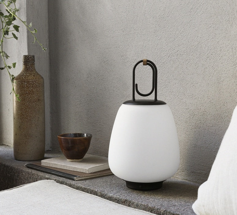 Lampe nomade Lucca SC51 par Space Copenhagen- &Tradition-Noir-The Woods Gallery