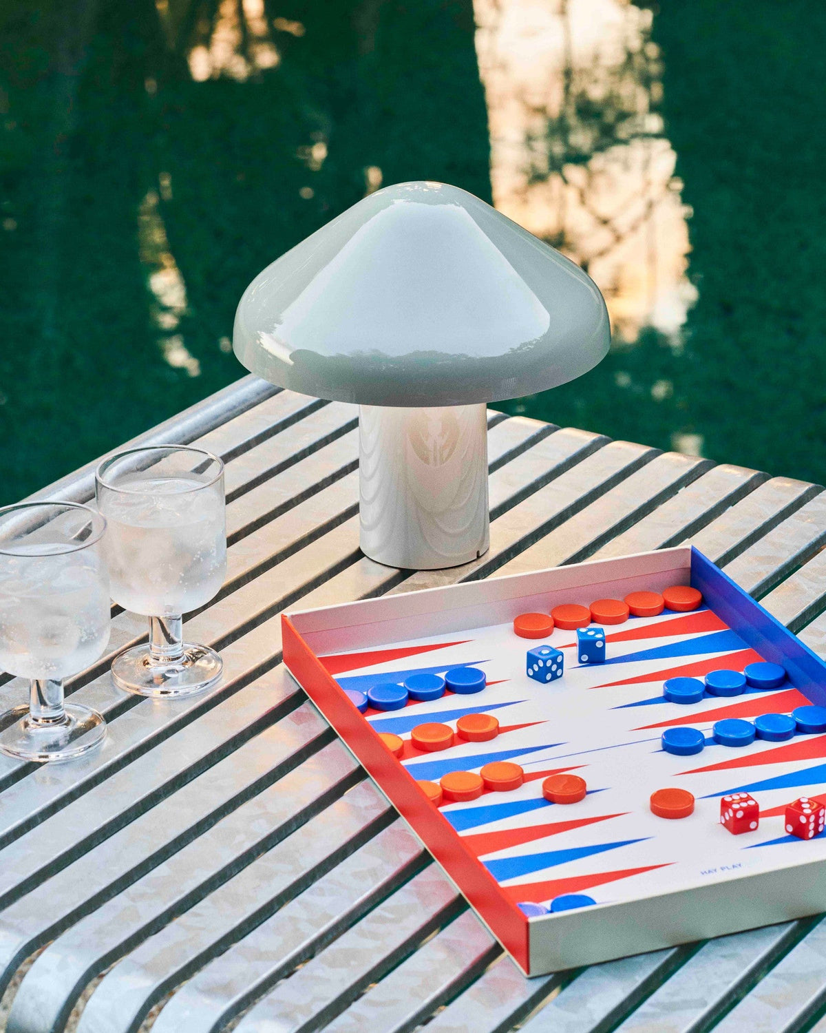 Lampe portable Pao - Hay-Rouge-The Woods Gallery