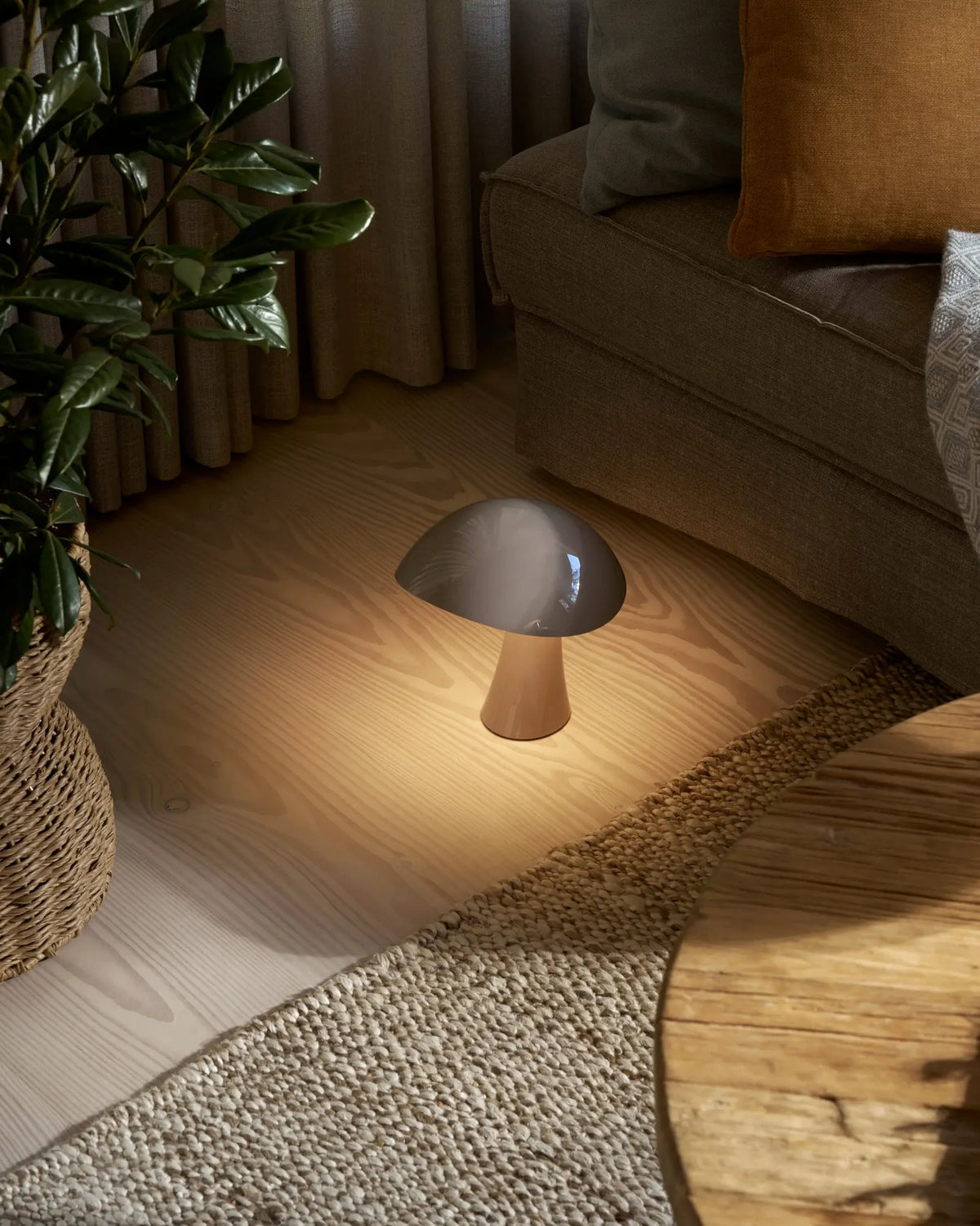 Lampe portable Rumee 220 - Louis Poulsen-Bleu nuit-The Woods Gallery