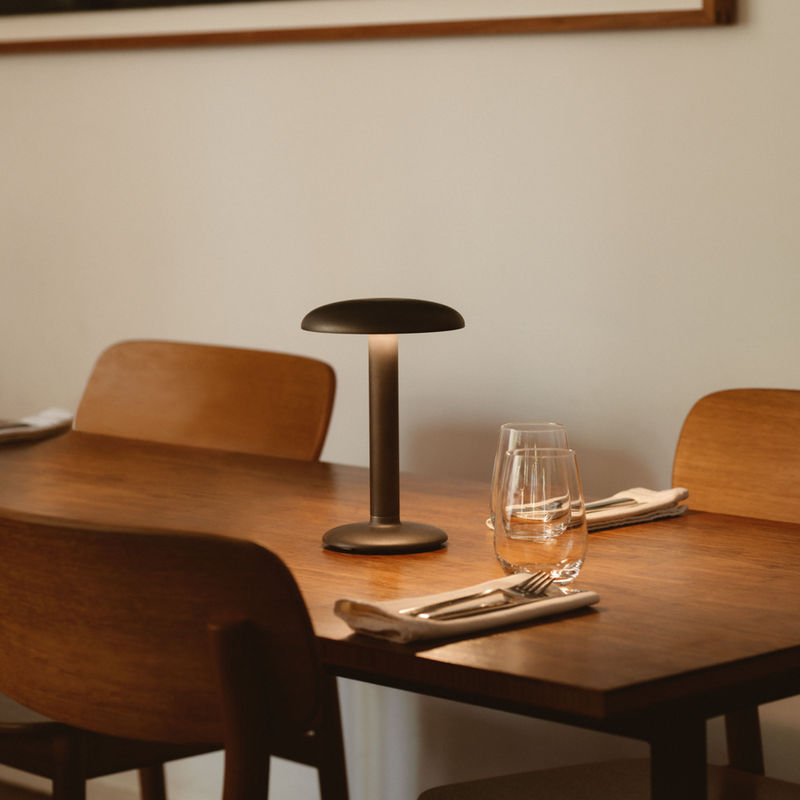 Lampe sans fil rechargeable Gustave de Vincent Van Duysen - Flos-Blanc-The Woods Gallery