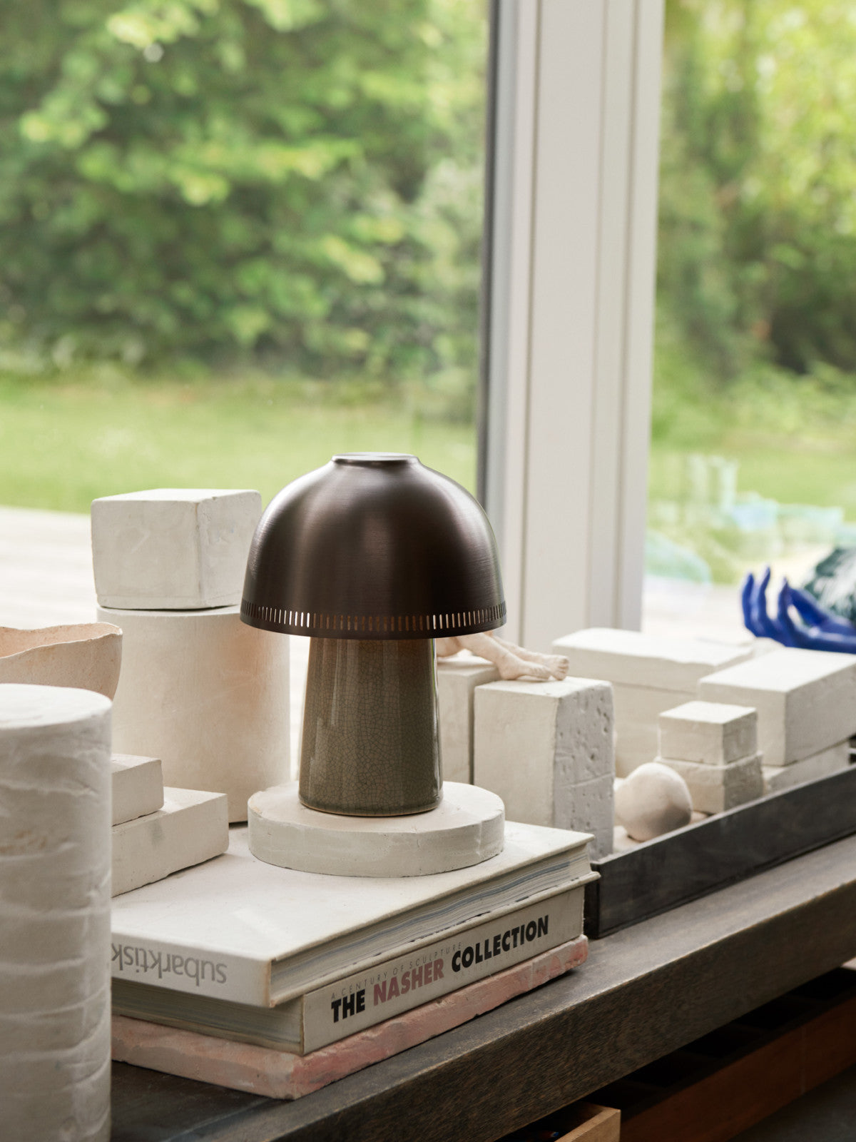 Lampe sans fil rechargeable Raku SH8 métal par Sebastian Herkner - &Tradition-Bronze-The Woods Gallery