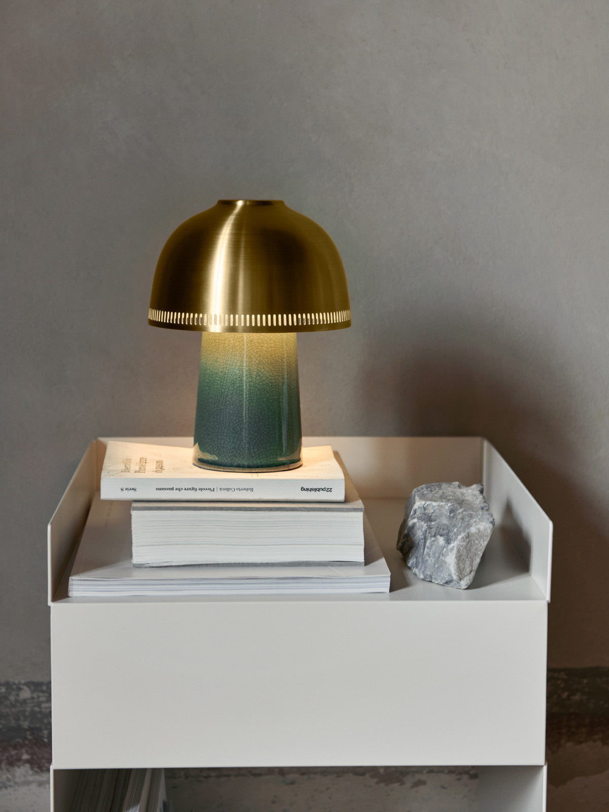 Lampe sans fil rechargeable Raku SH8 métal par Sebastian Herkner - &Tradition-Bronze-The Woods Gallery