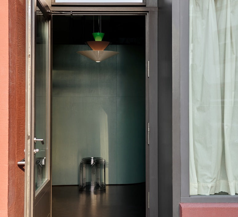 Lustre Gio LN14 de Luca Nichetto - &Tradition-Vert signal, bleu profond & blanc écru-The Woods Gallery