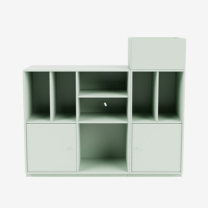 Meuble de Rangement Spin III par Peter J. Lassen - Montana-161 Mist-Plinthe h 3cm-The Woods Gallery