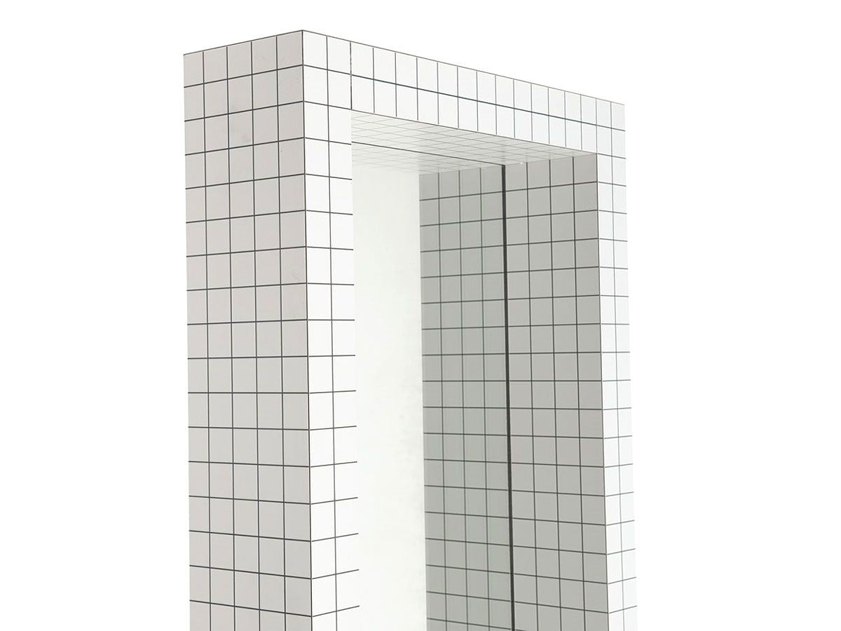 Miroir Quaderna 476 de Superstudio - Zanotta-le cadre carrelé vu de l&