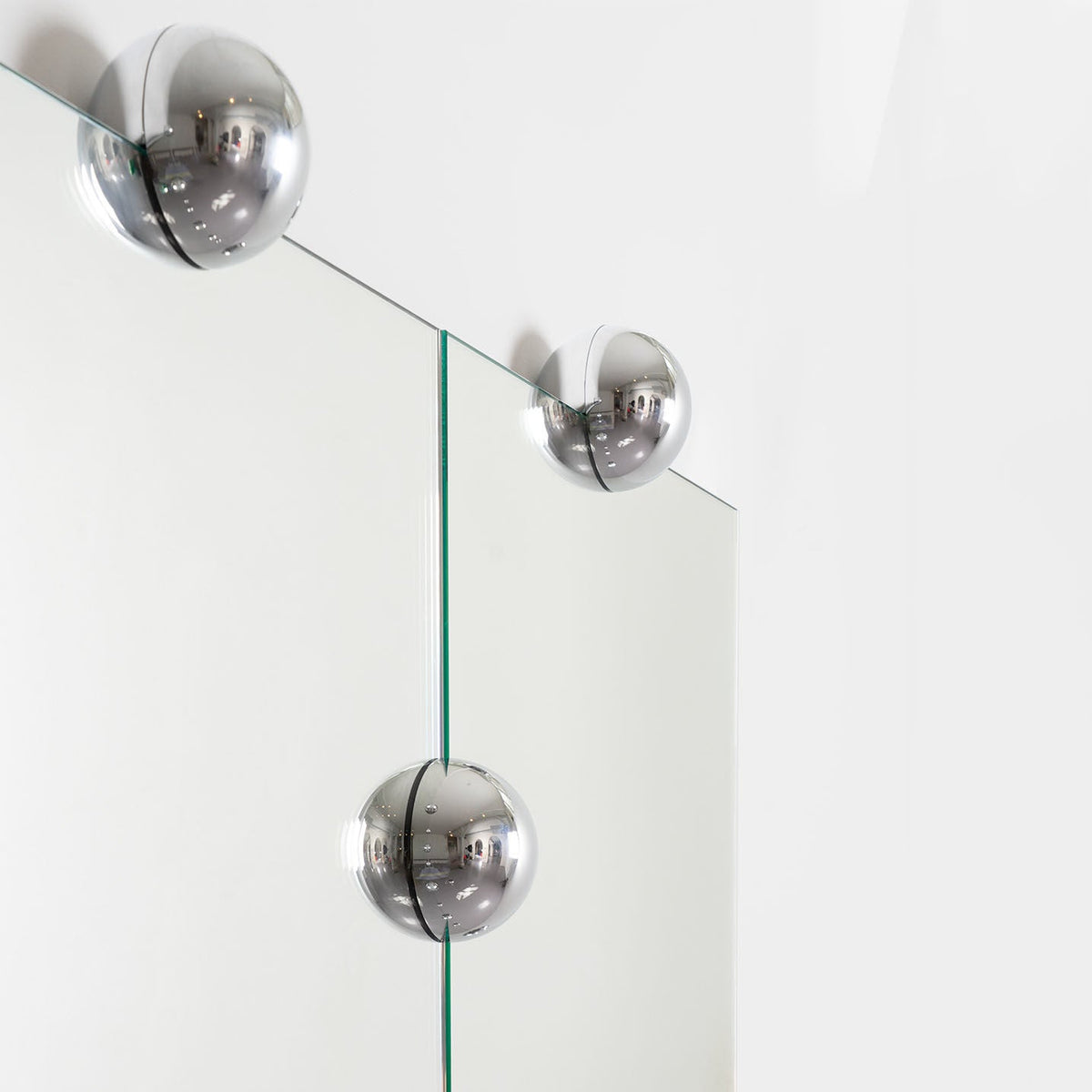 Miroir Sphera Crystal Palace L de Jean-Baptiste Fastrez - Moustache-The Woods Gallery